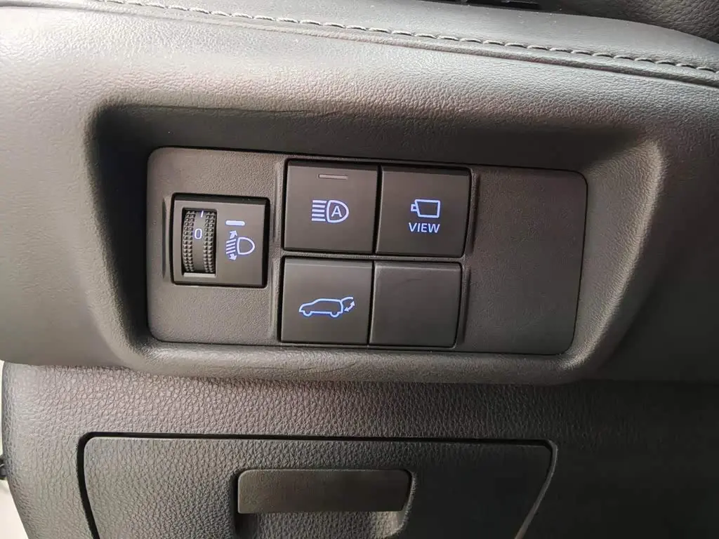 Toyota Crown Kluger 2022 — Photo 13/20
