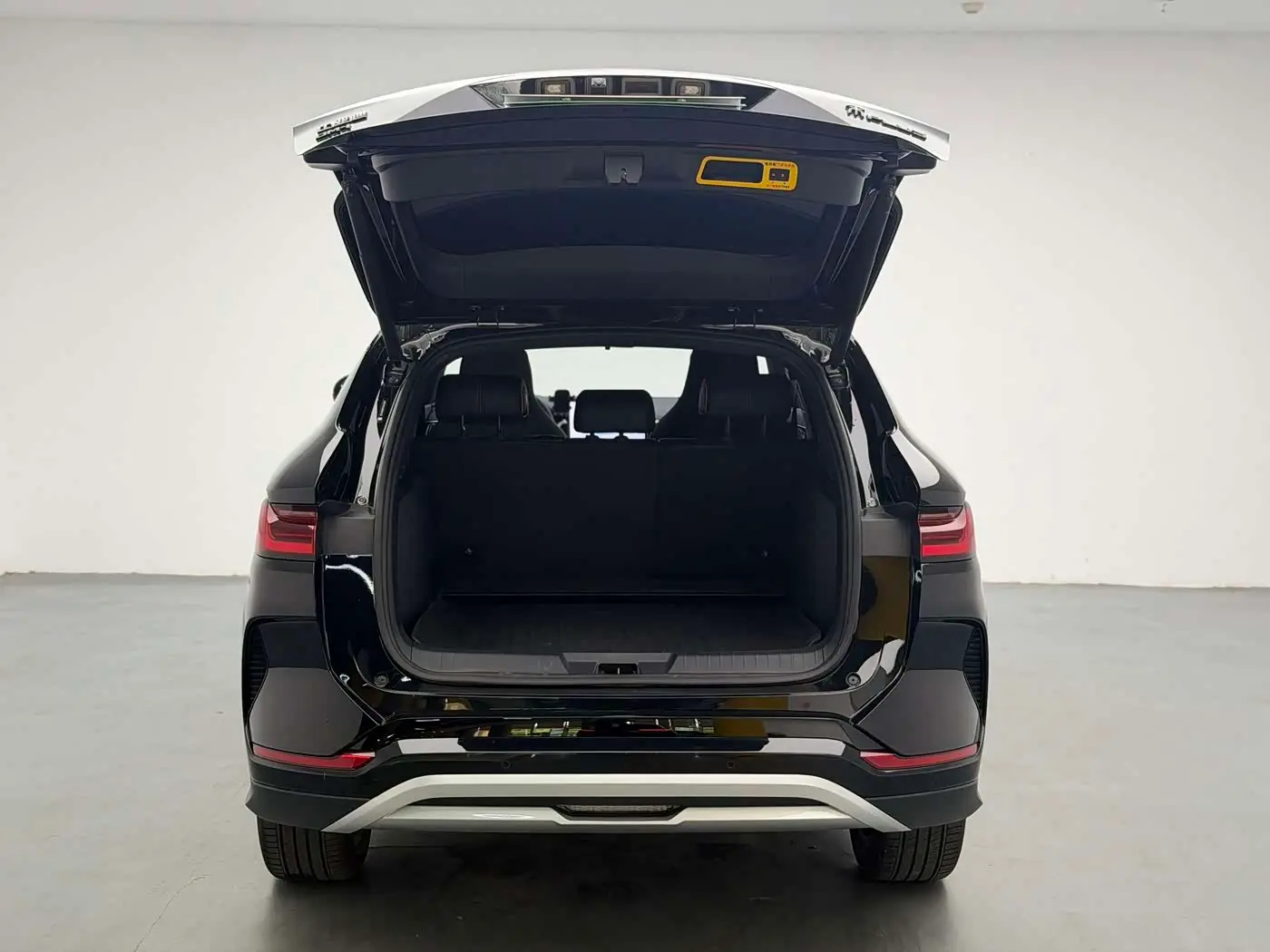 BYD Song PLUS PHEV 2024 — Photo 7/20