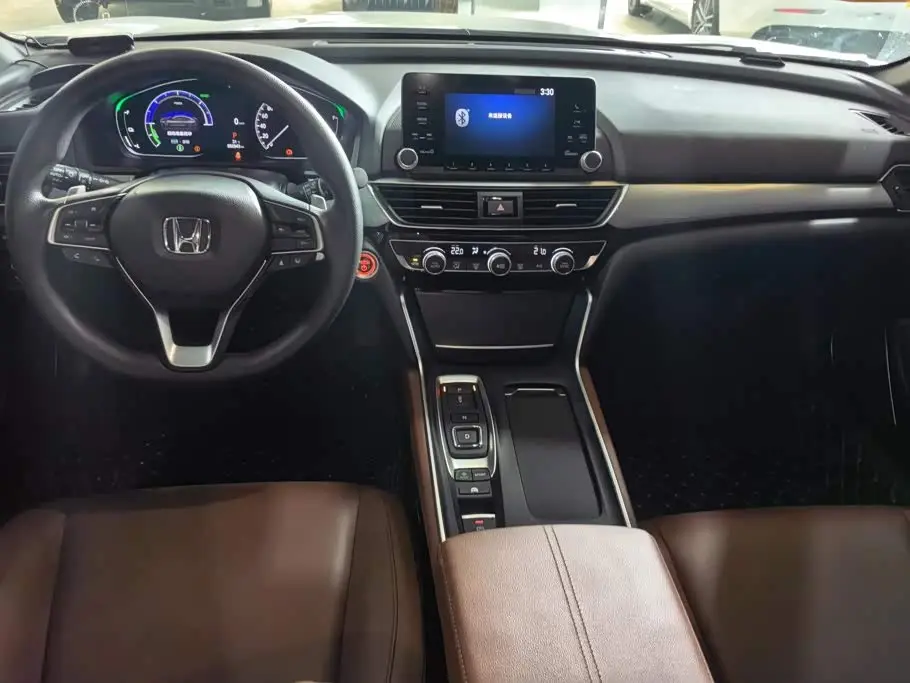 Honda Inspire 2022 — Photo 12/16
