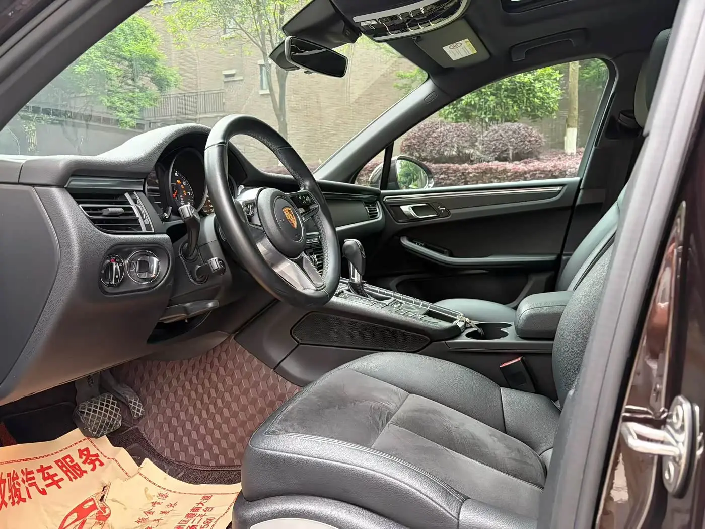 Porsche Macan 2019 — Photo 5/9