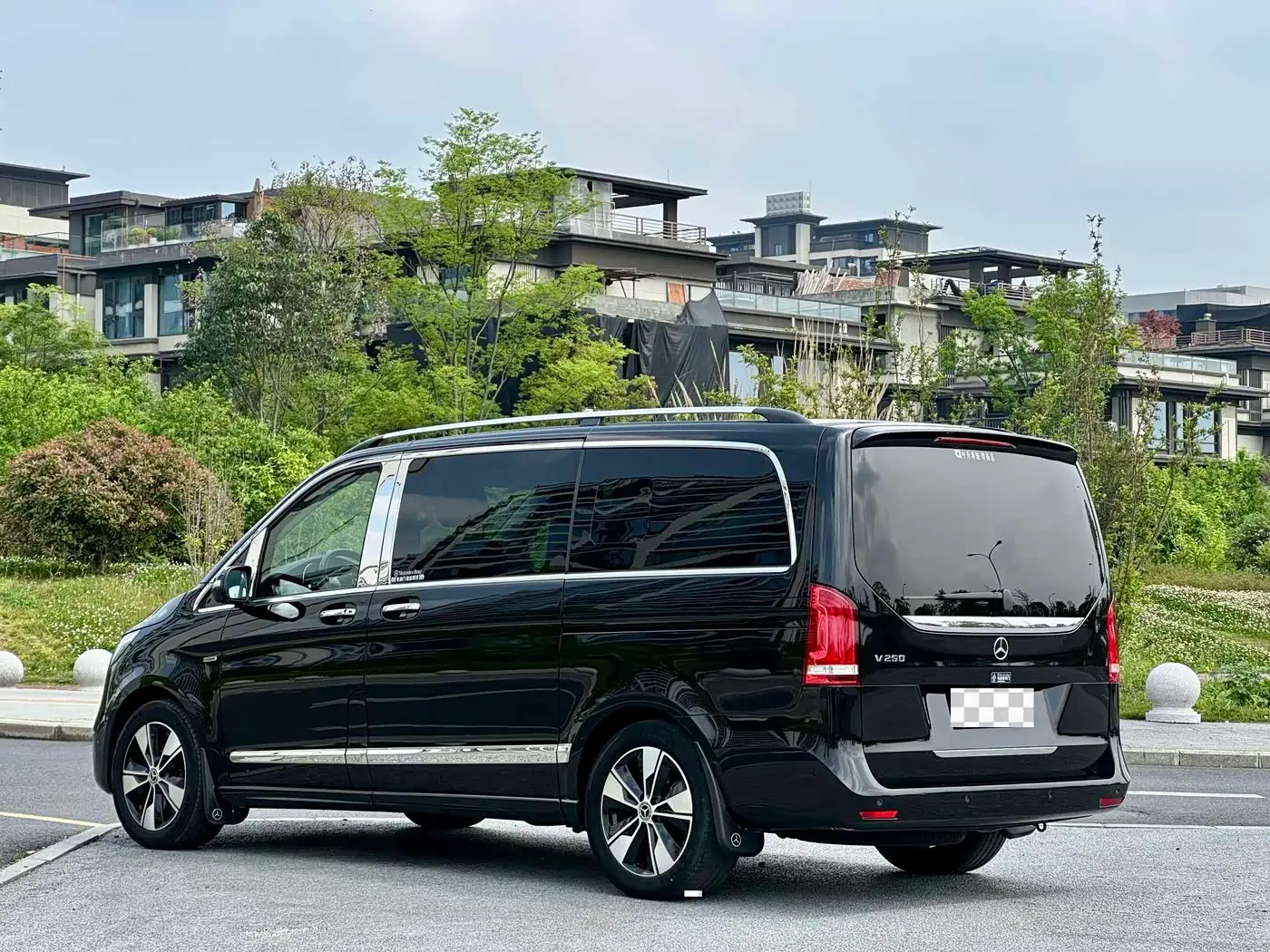 Mercedes-Benz V-Class 2021 — Photo 5/18