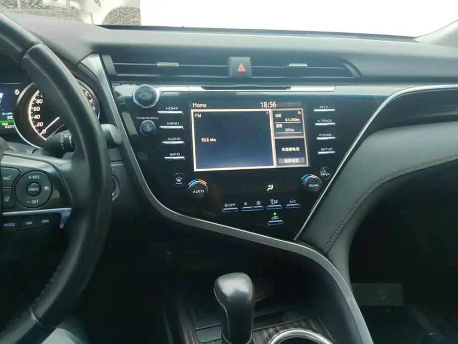 Toyota Camry 2018 — Photo 13/16