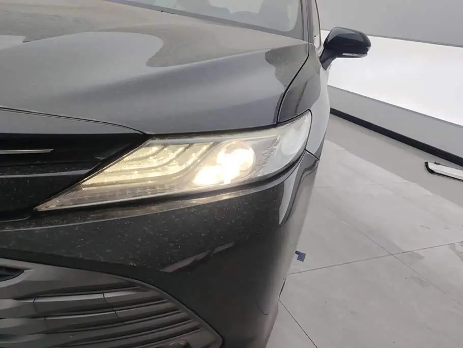 Toyota Camry 2018 — Photo 5/16