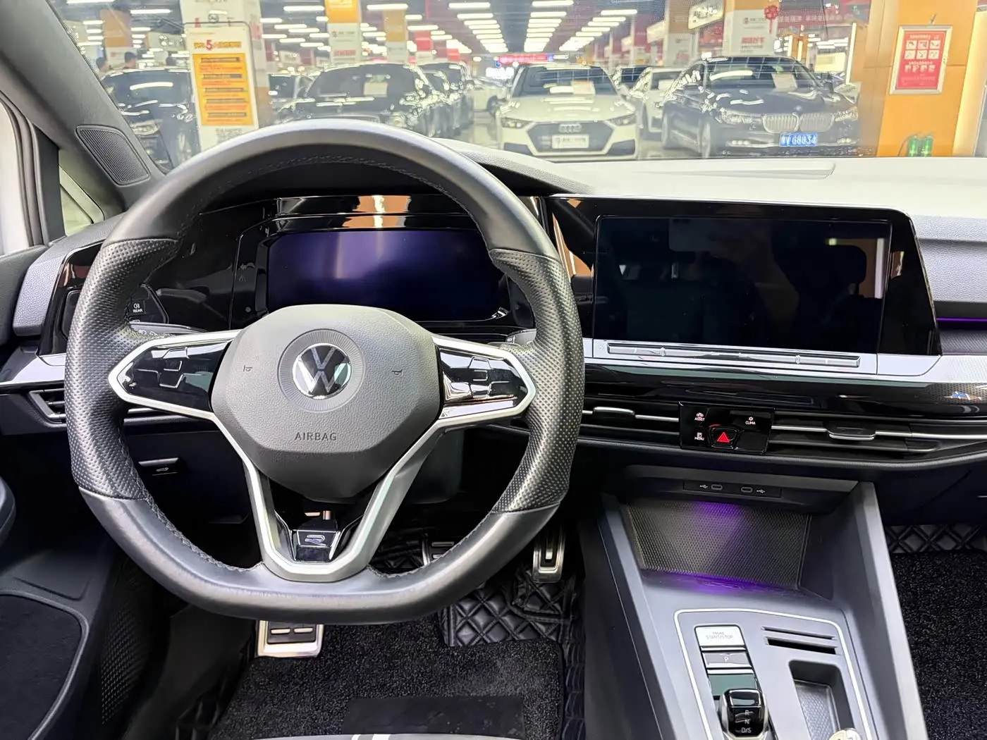 Volkswagen Golf 2021 — Photo 14/20