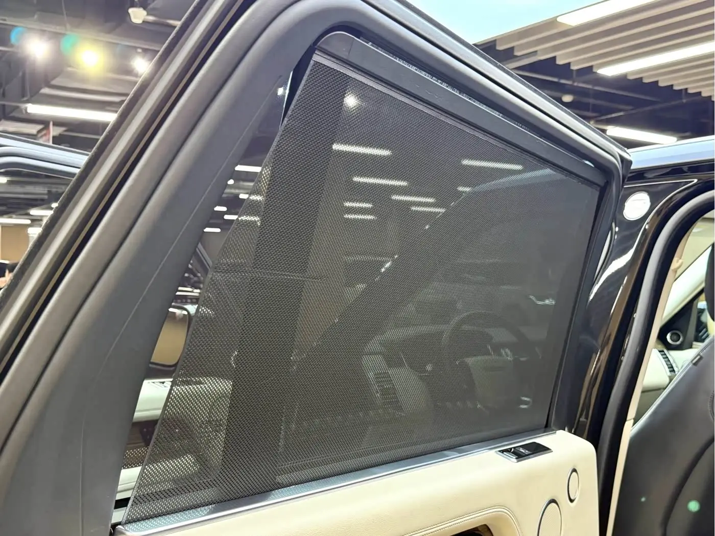 Land Rover Range Rover 2018 — Photo 15/20
