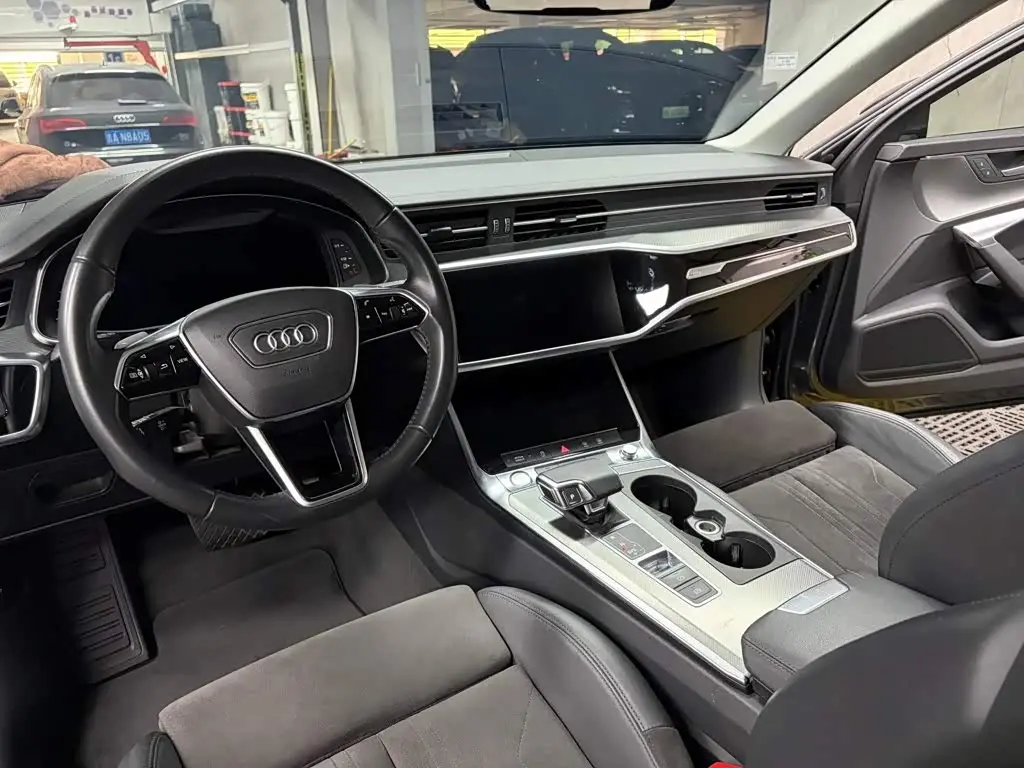 Audi A6 2020 — Photo 3/5