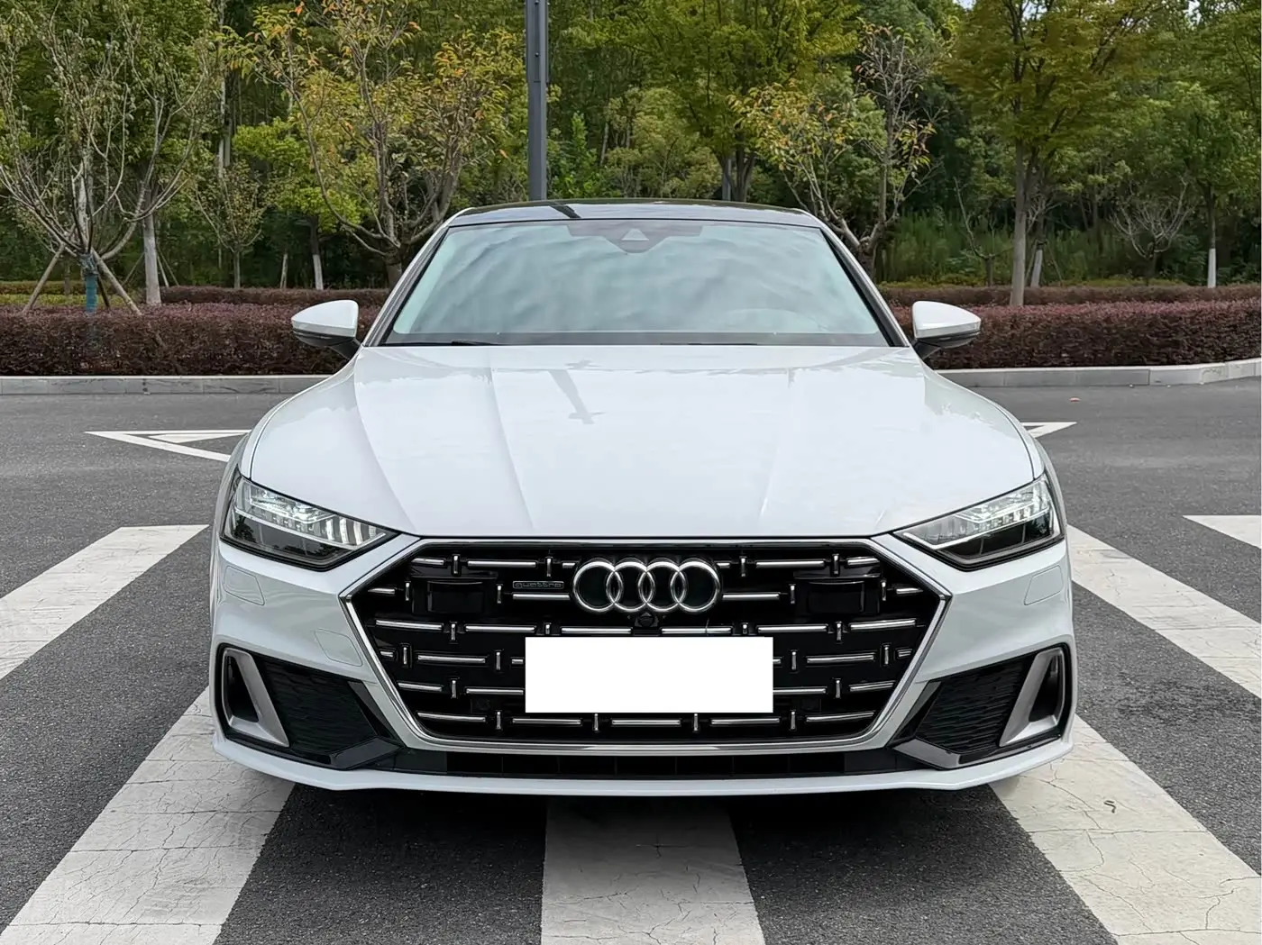 Audi A7L 2024 — Photo 2/20