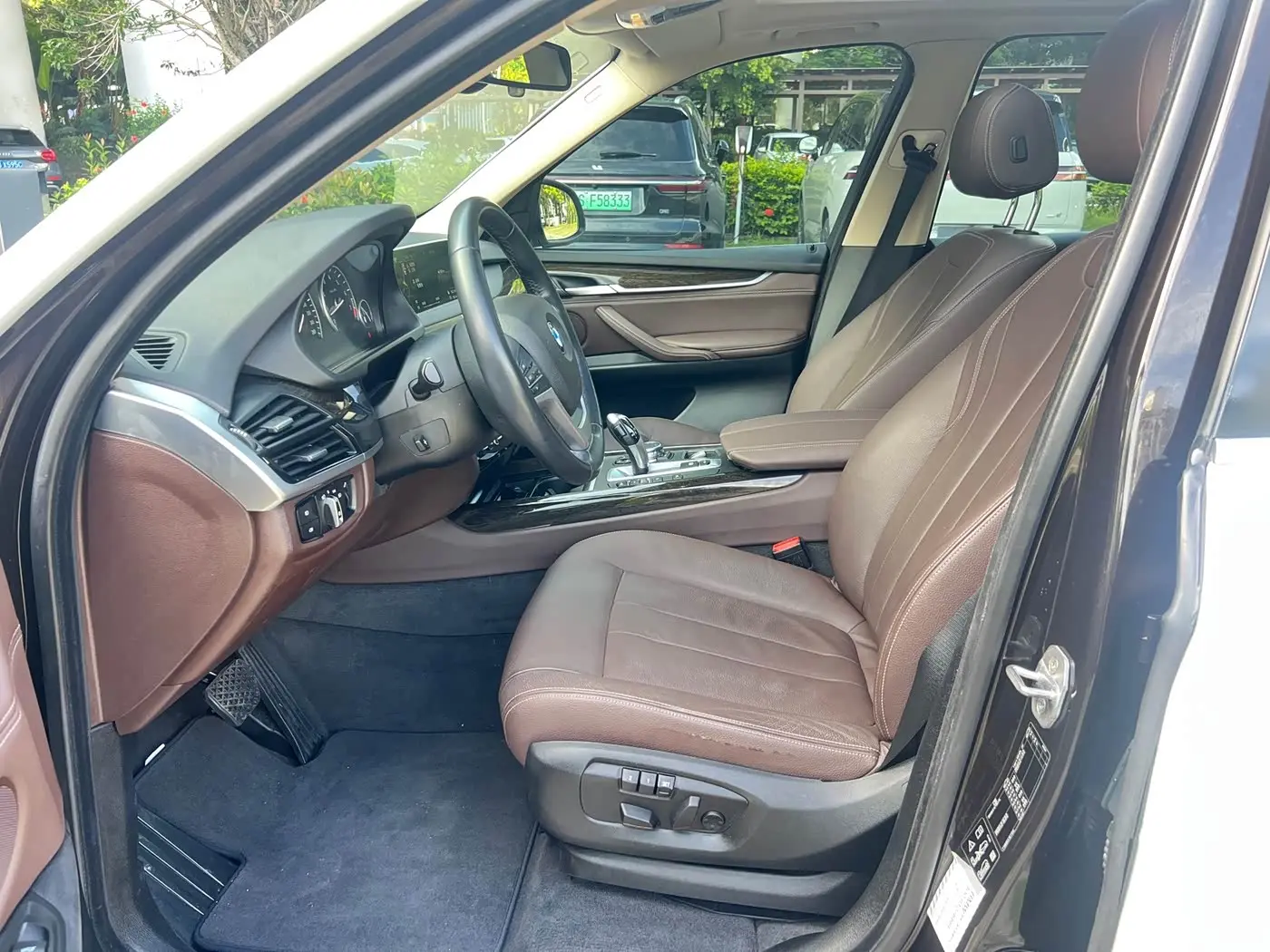 BMW X5 2015 — Photo 8/16