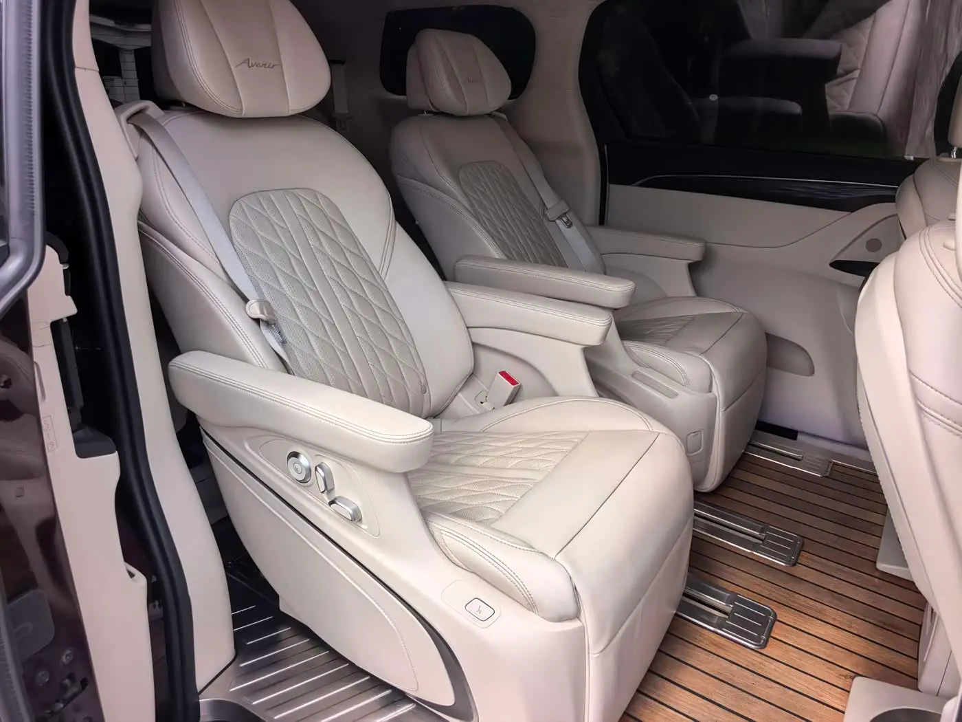 Buick GL8 2020 — Photo 12/20