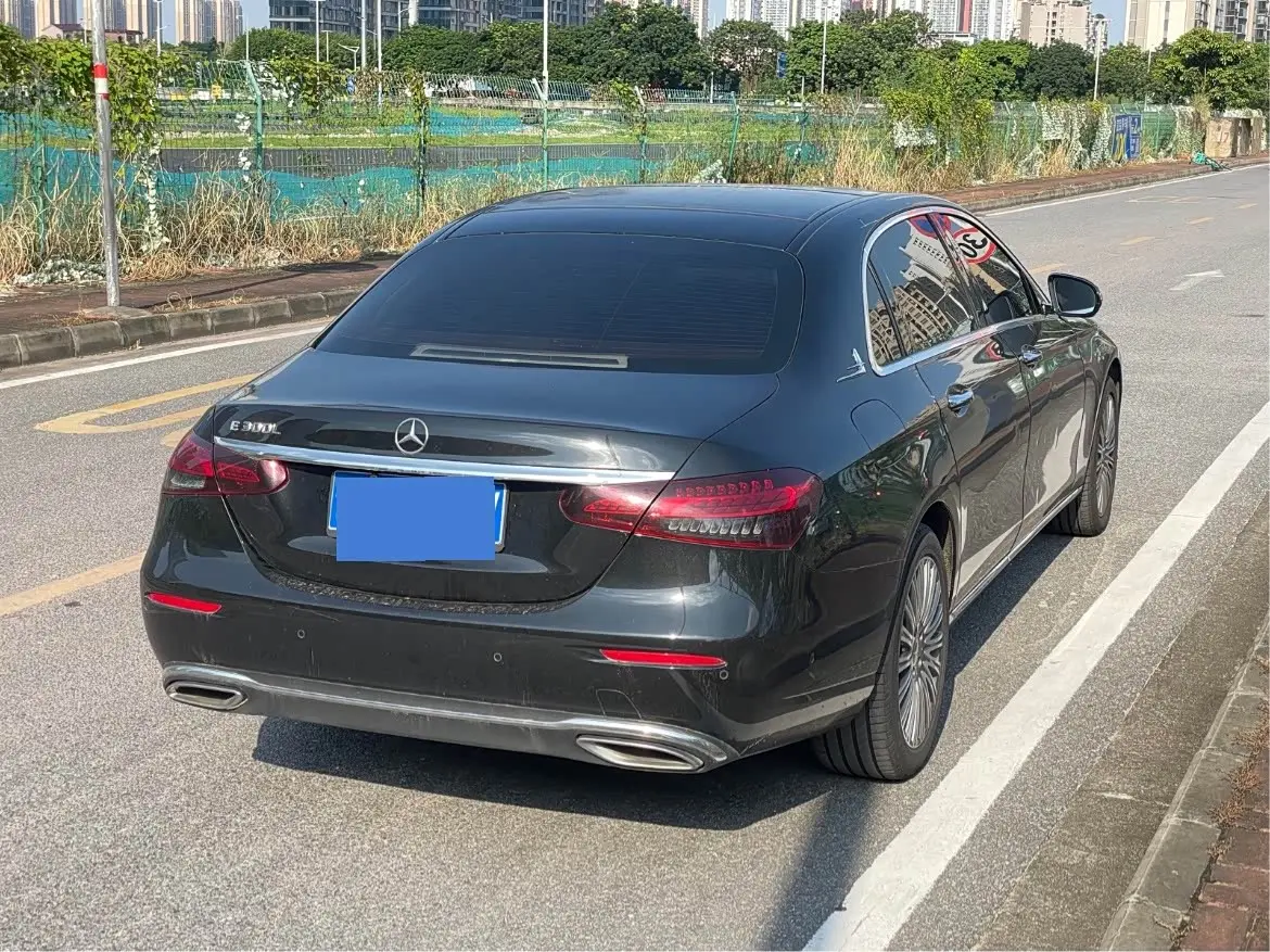 Mercedes-Benz E-Class 2022 — Фото 6/17