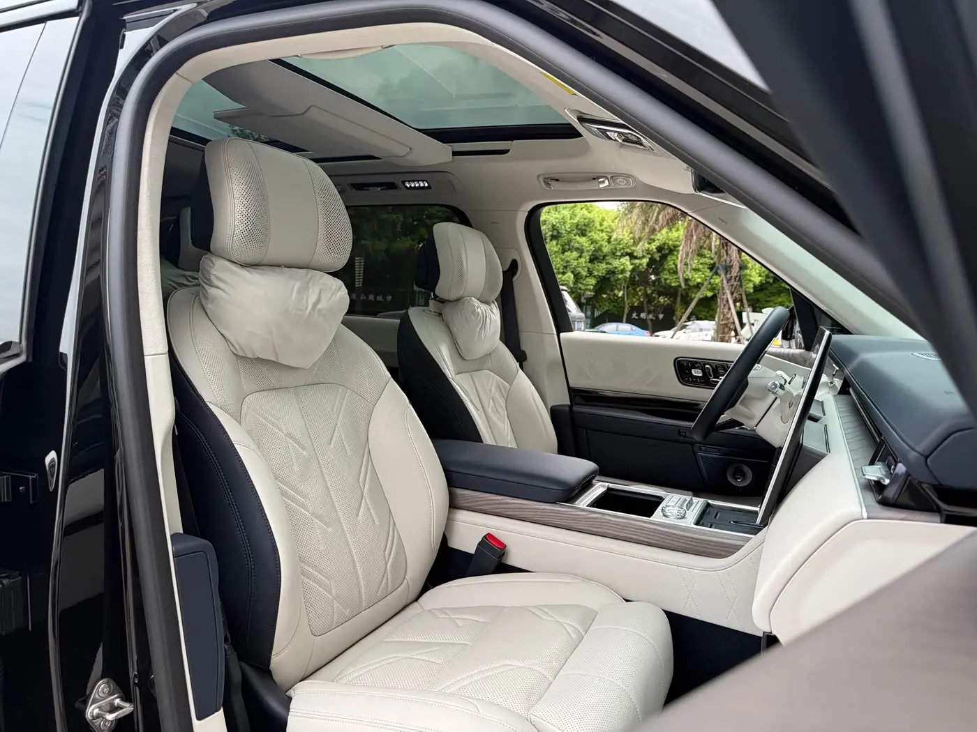ZEEKR 9X 2026 — Photo 14/17