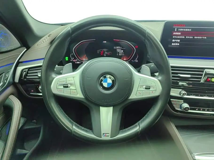 BMW 5 Series 2022 — Фото 15/16