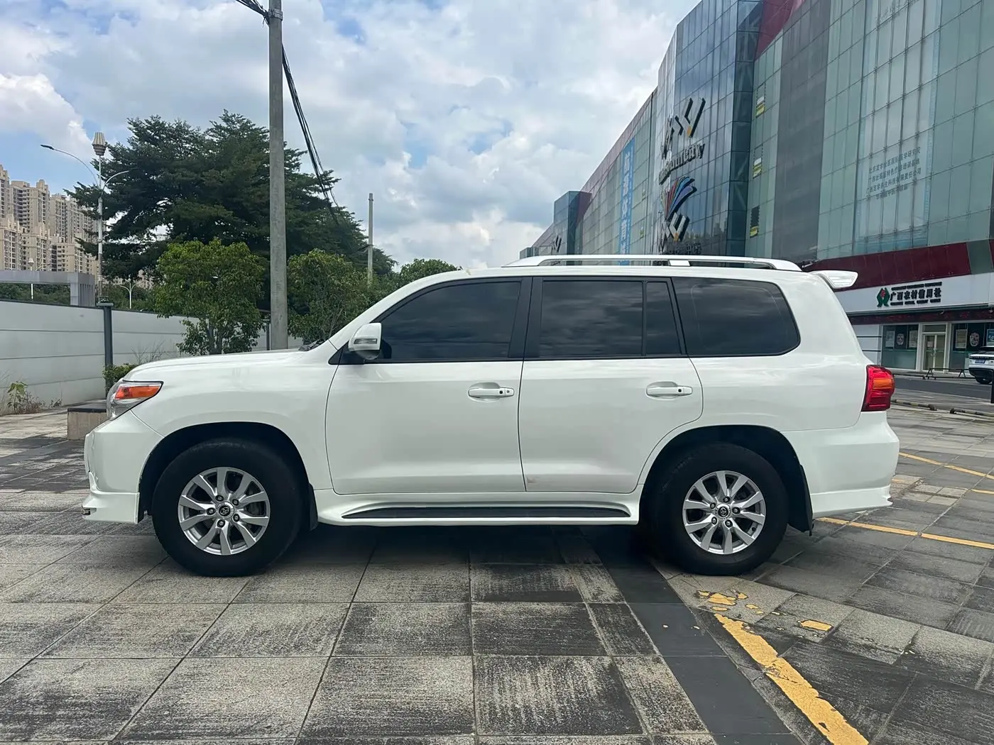 Toyota Land Cruiser 2013 — Photo 10/14