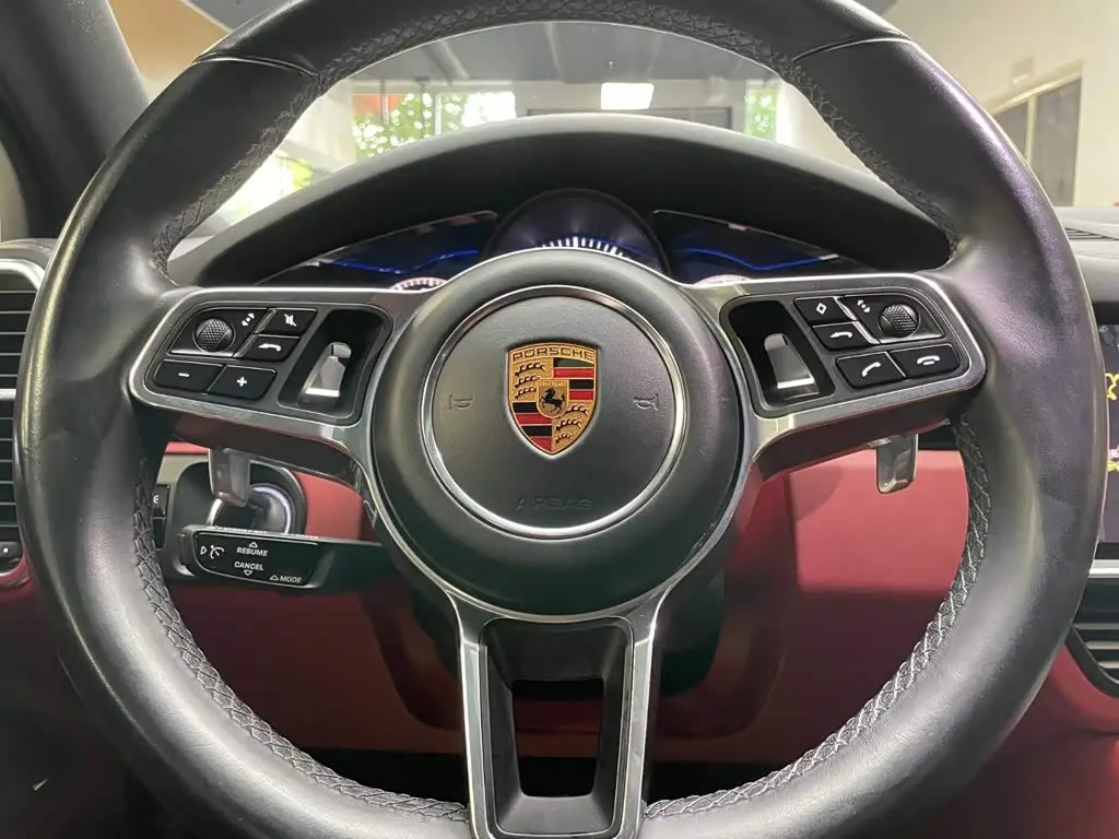 Porsche Cayenne 2018 — Фото 14/20