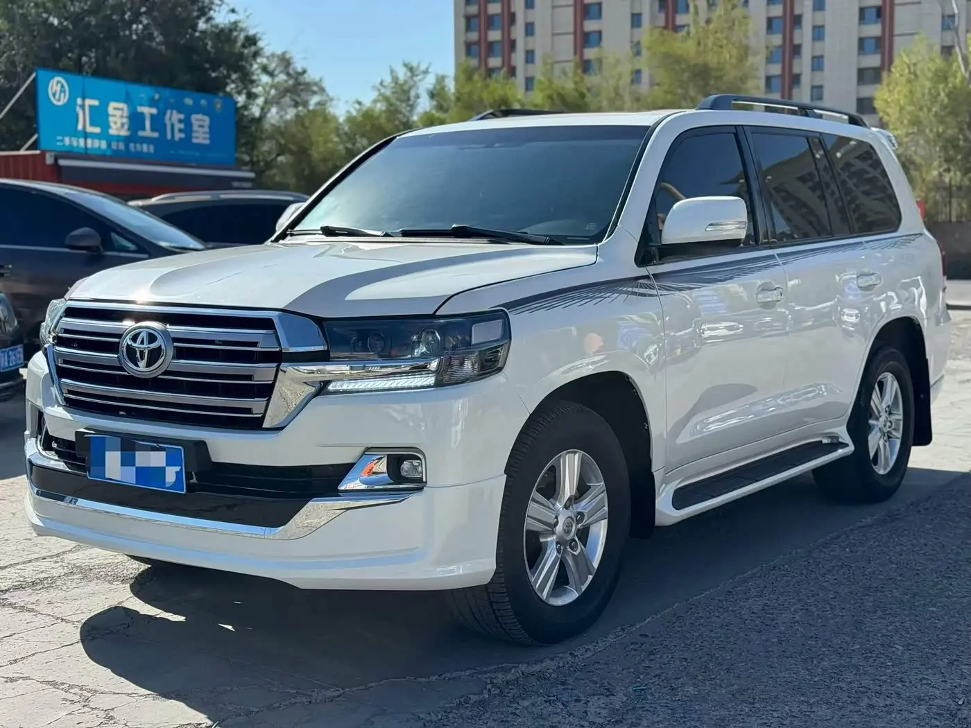 Toyota Land Cruiser 2015 — Photo 1/15