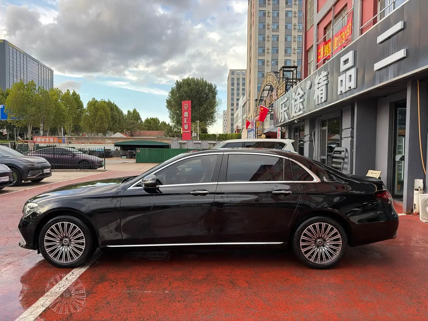Mercedes-Benz E-Class 2023 — Photo 3/16