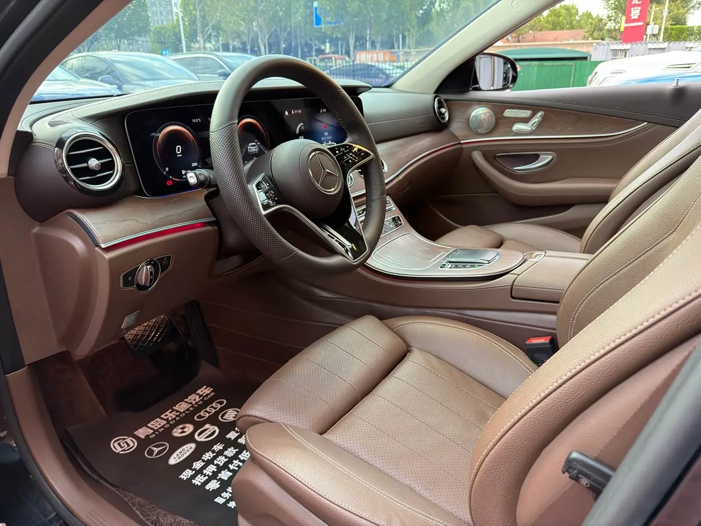 Mercedes-Benz E-Class 2023 — Photo 7/16
