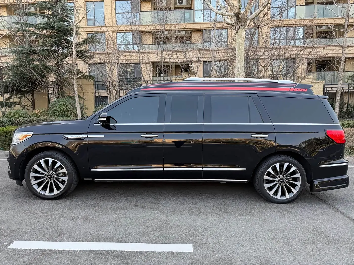 Lincoln Navigator 2020 — Photo 9/9