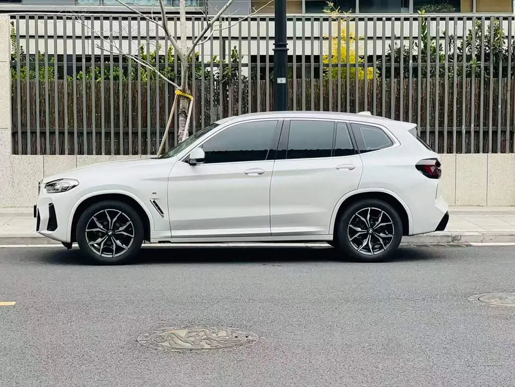 BMW X3 2024 — Photo 2/16