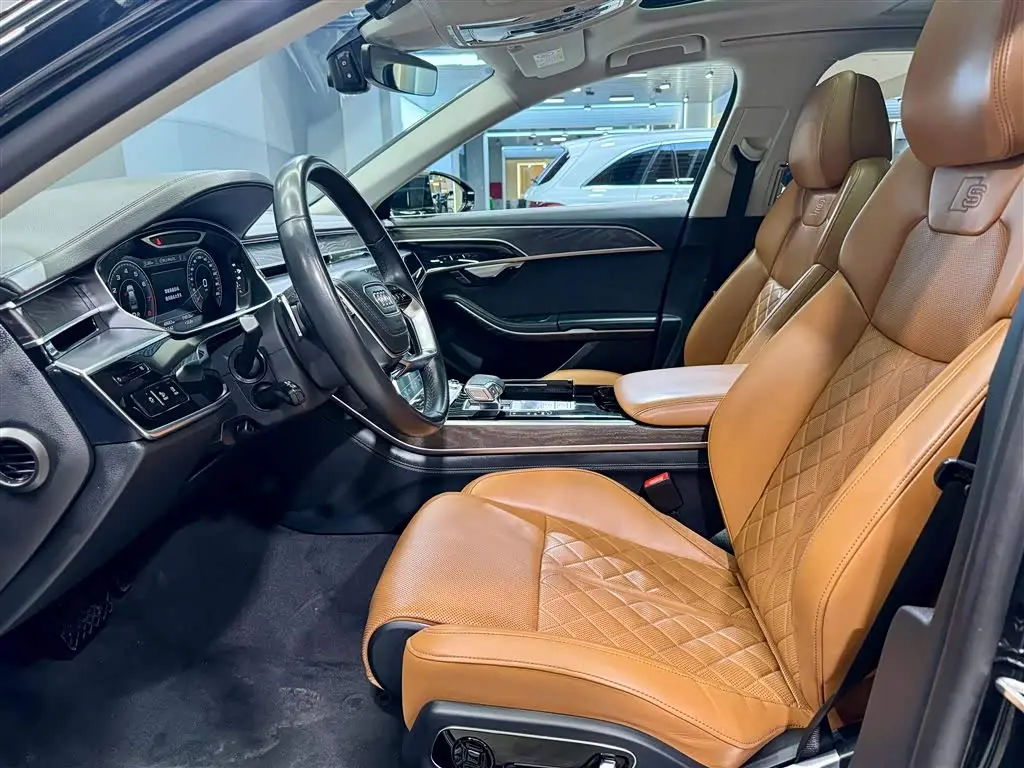 Audi A8 2022 — Photo 17/20