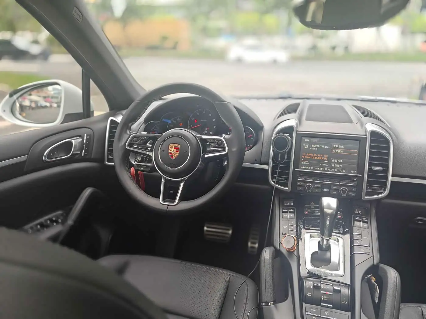 Porsche Cayenne 2015 — Photo 4/11