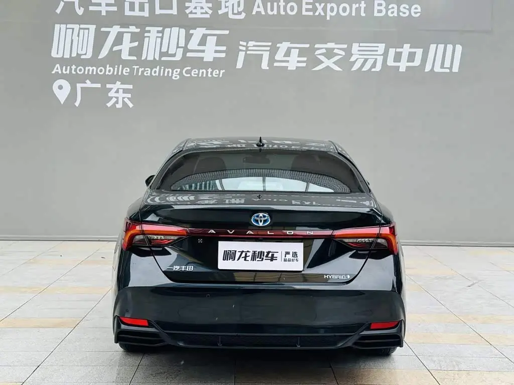 Toyota Avalon 2023 — Photo 15/20