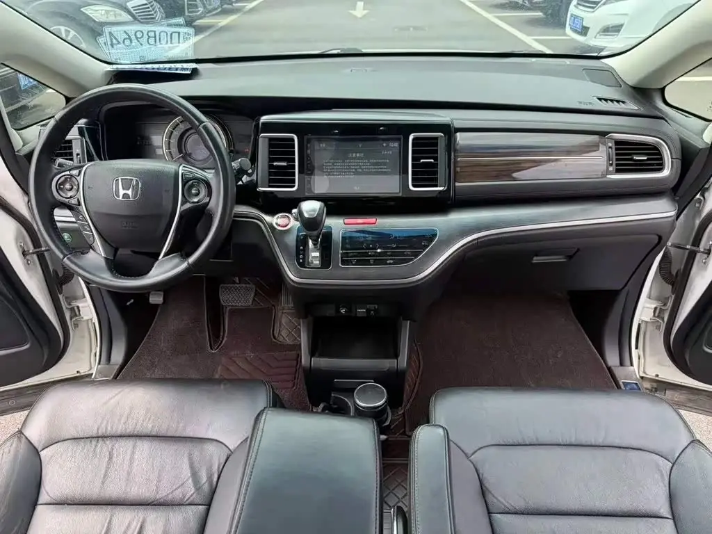 Honda Elysion 2019 — Photo 7/9