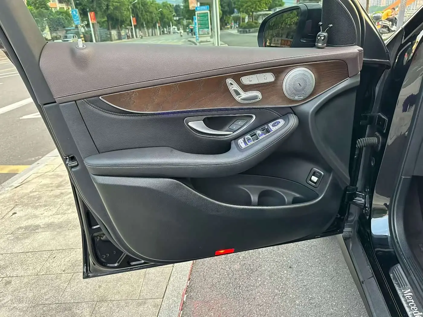 Mercedes-Benz GLC 2020 — Photo 6/9