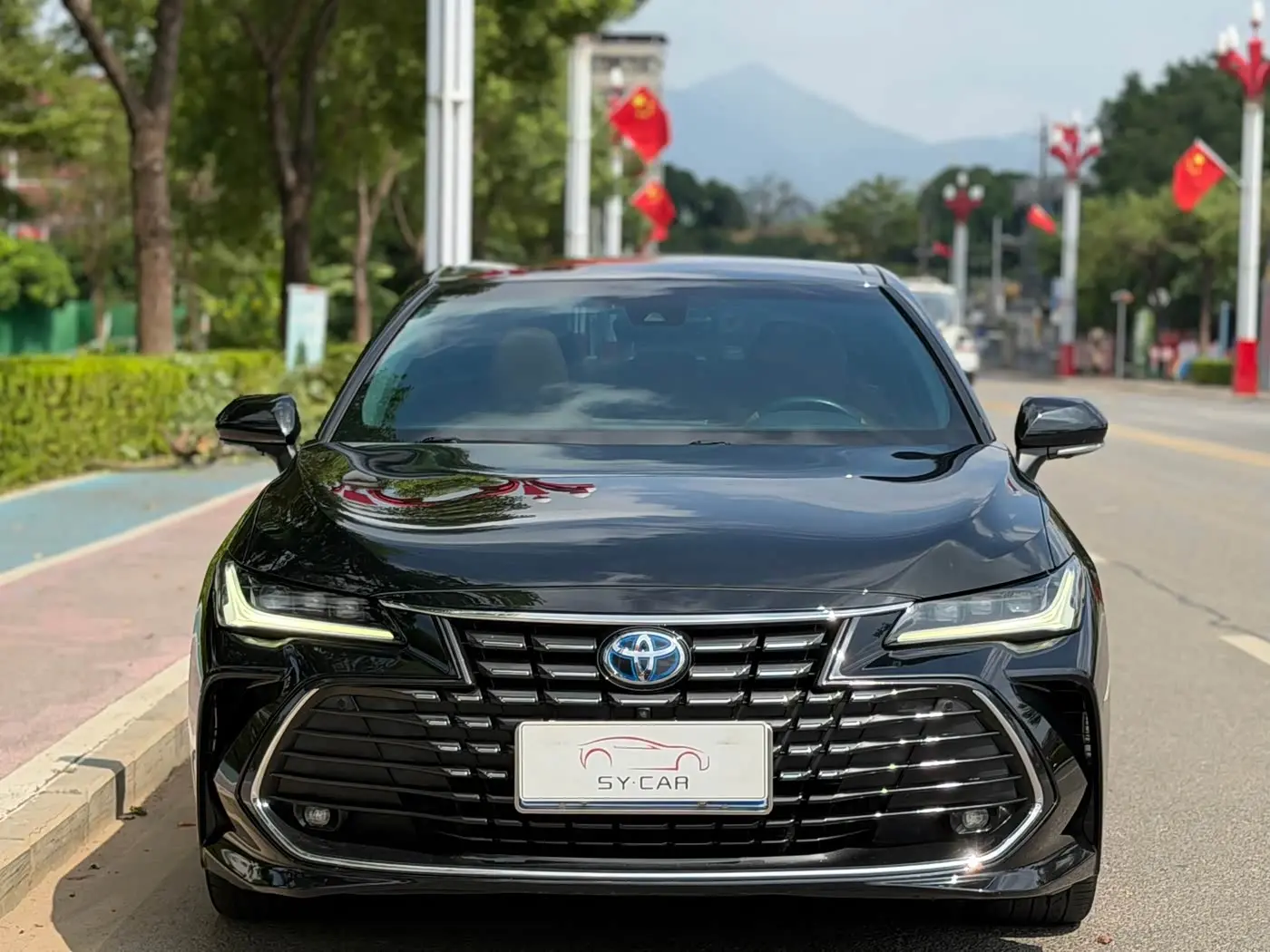 Toyota Avalon 2023 — Фото 2/18