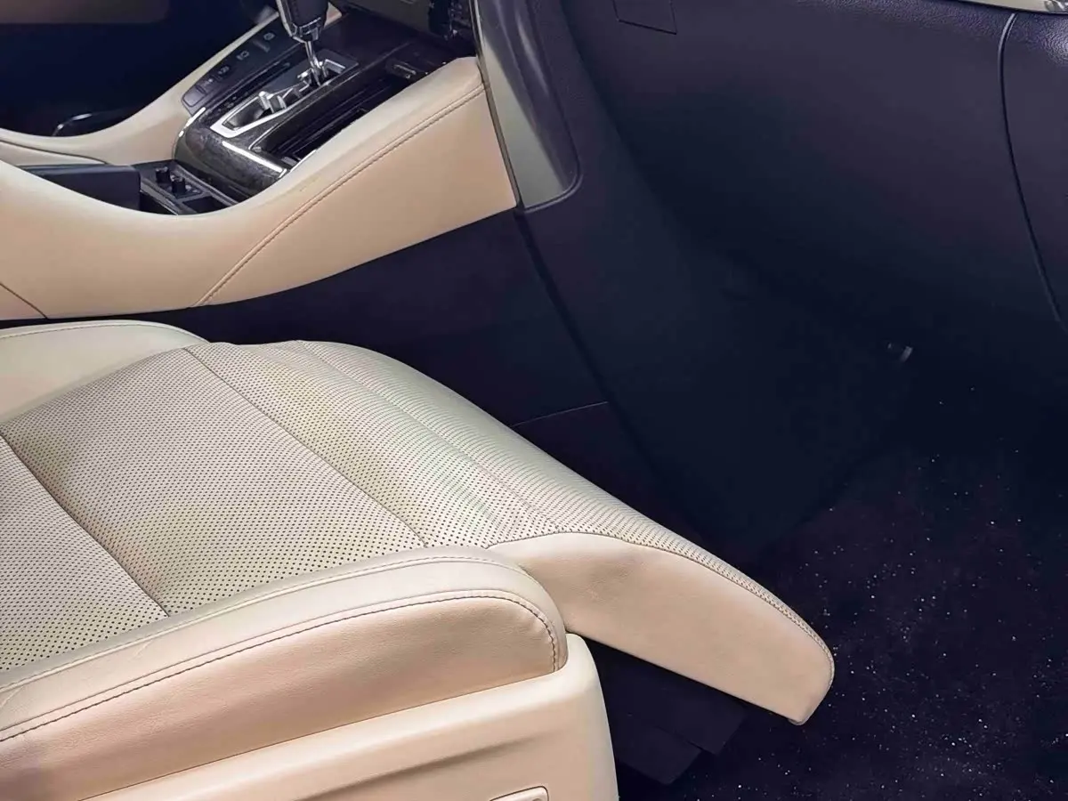 Toyota Alphard 2019 — Фото 18/20