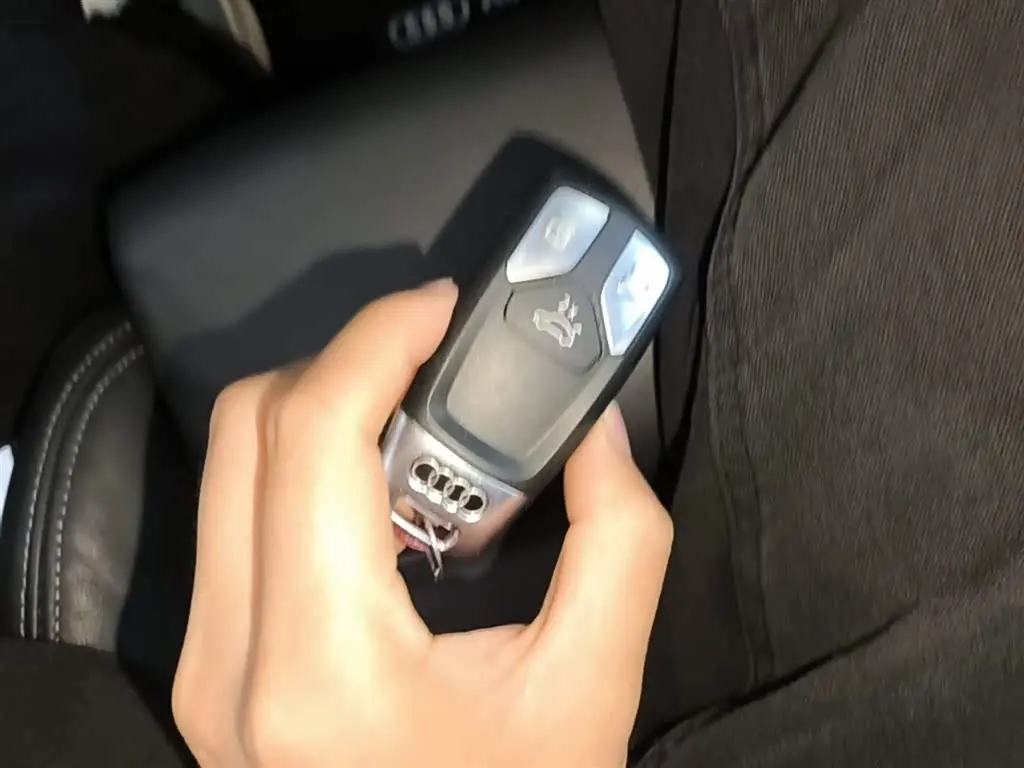 Audi Q5L 2024 — Şəkil 9/20