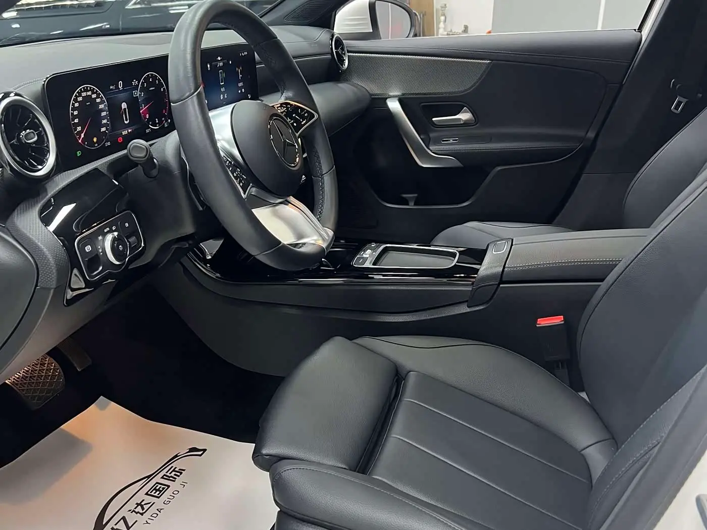 Mercedes-Benz A-Class 2023 — Фото 10/20