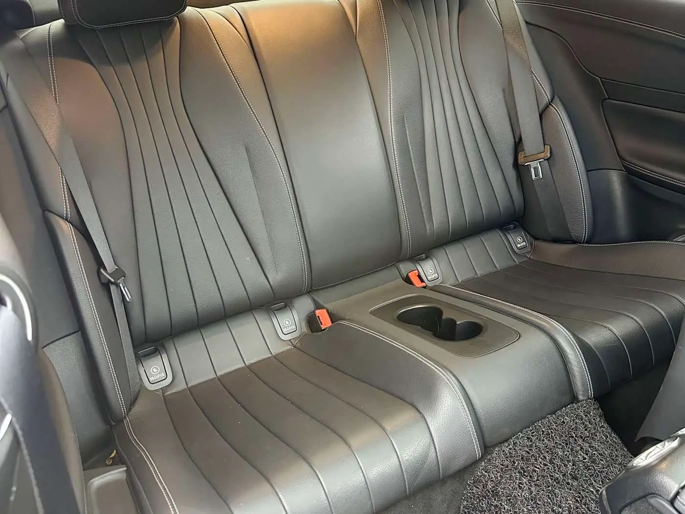 Mercedes-Benz E-Class 2021 — Photo 9/9