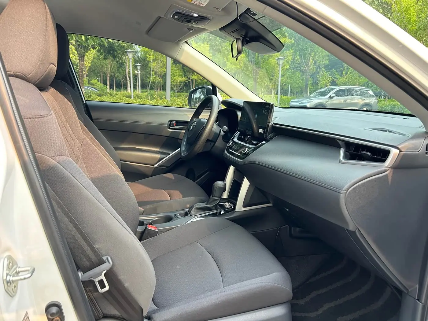 Toyota Corolla Cross 2024 — ფოტო 5/13