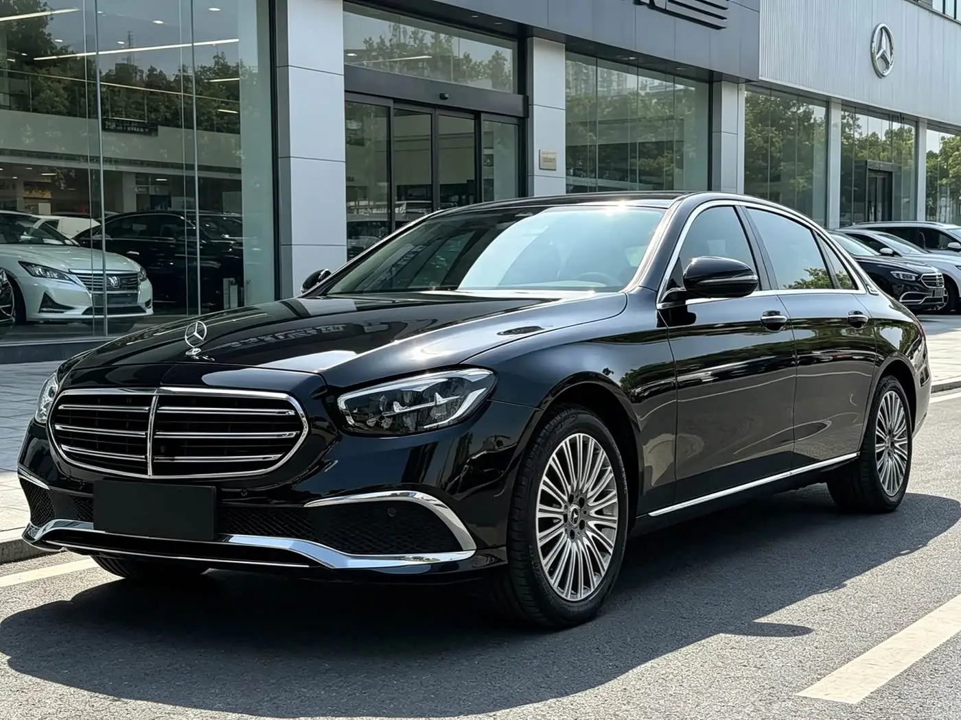 Mercedes-Benz E-Class 2021 — Фото 1/12