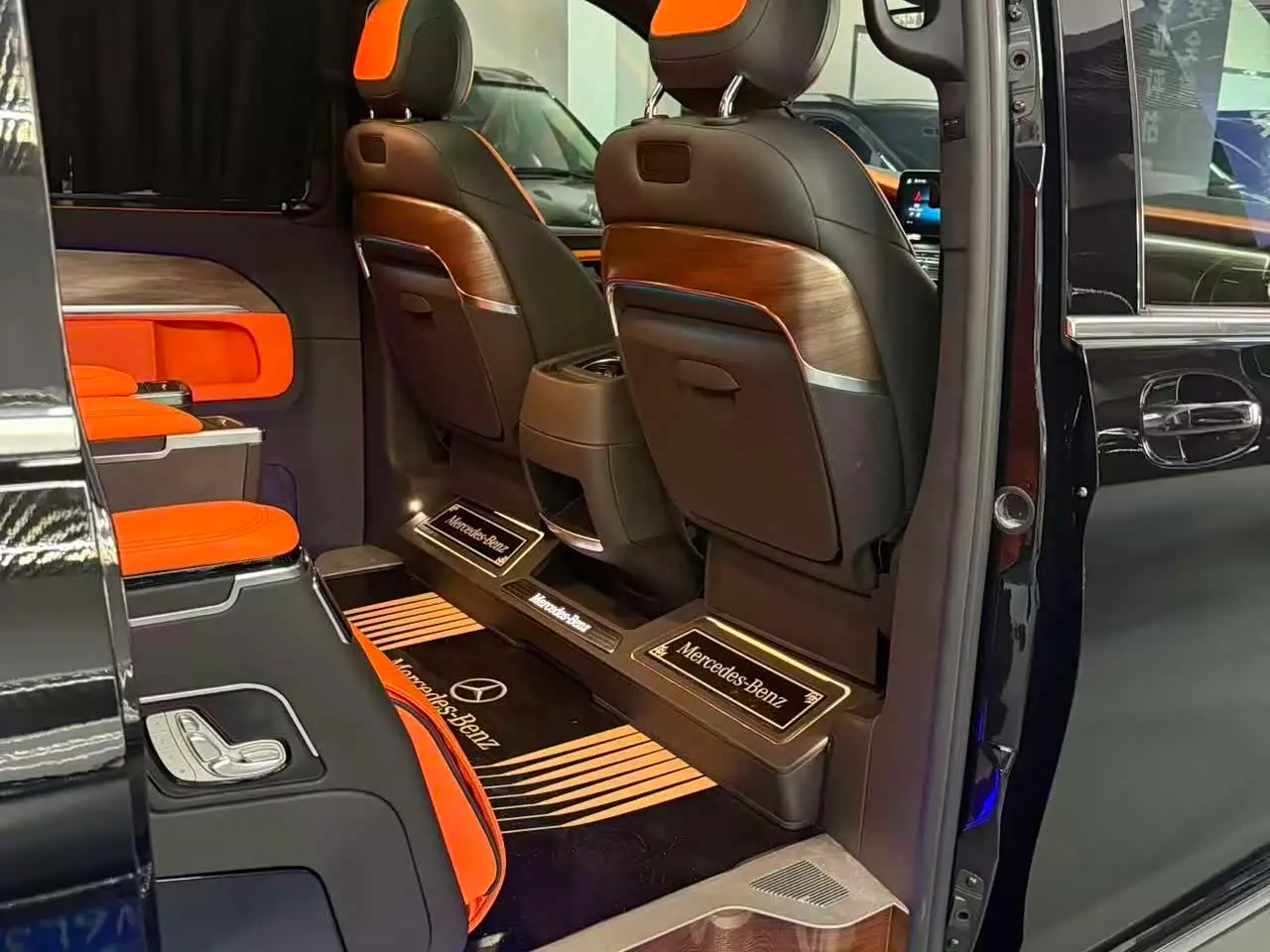 Mercedes-Benz V-Class 2022 — ფოტო 9/17