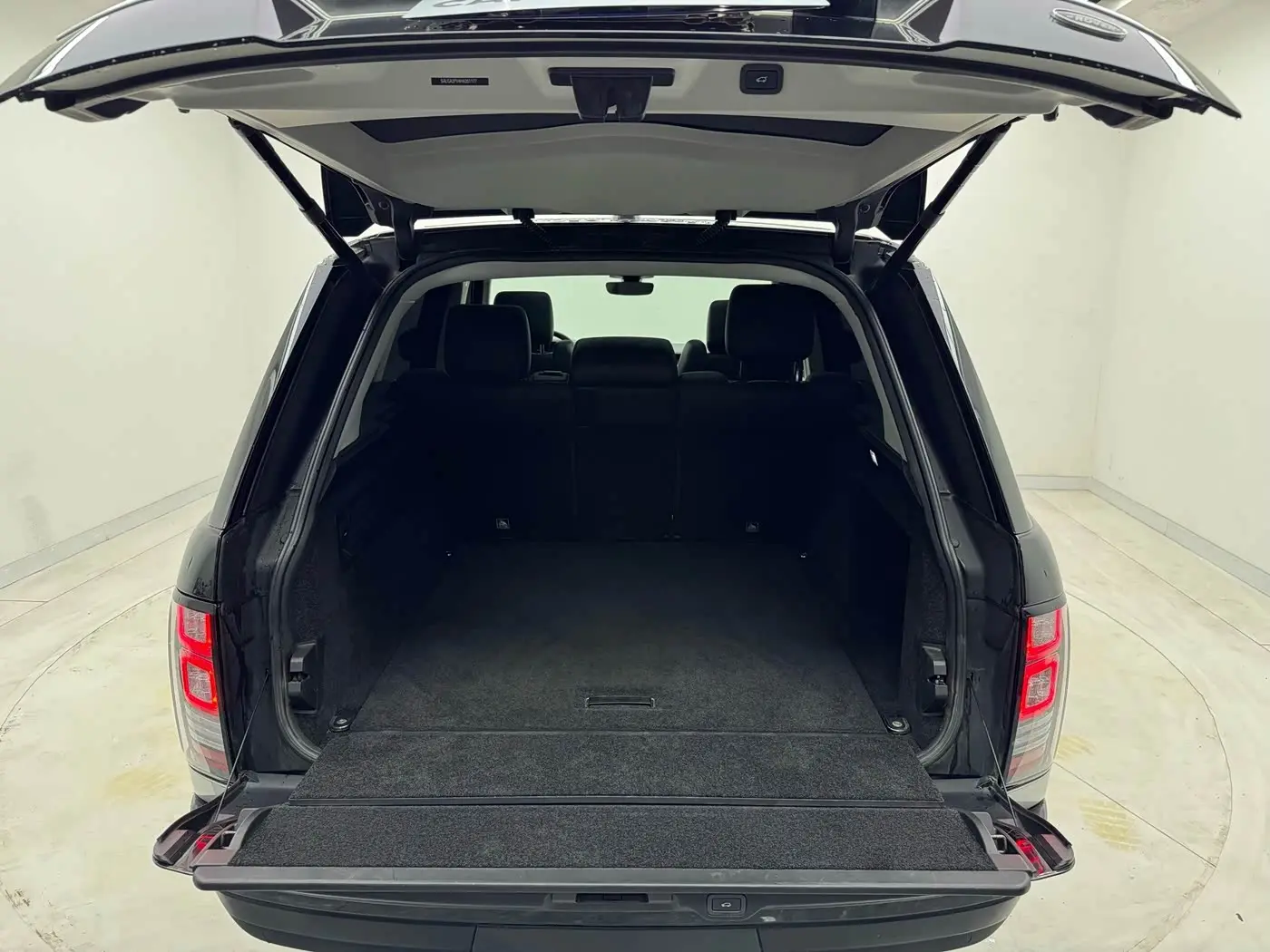 Land Rover Range Rover 2018 — Фото 20/20