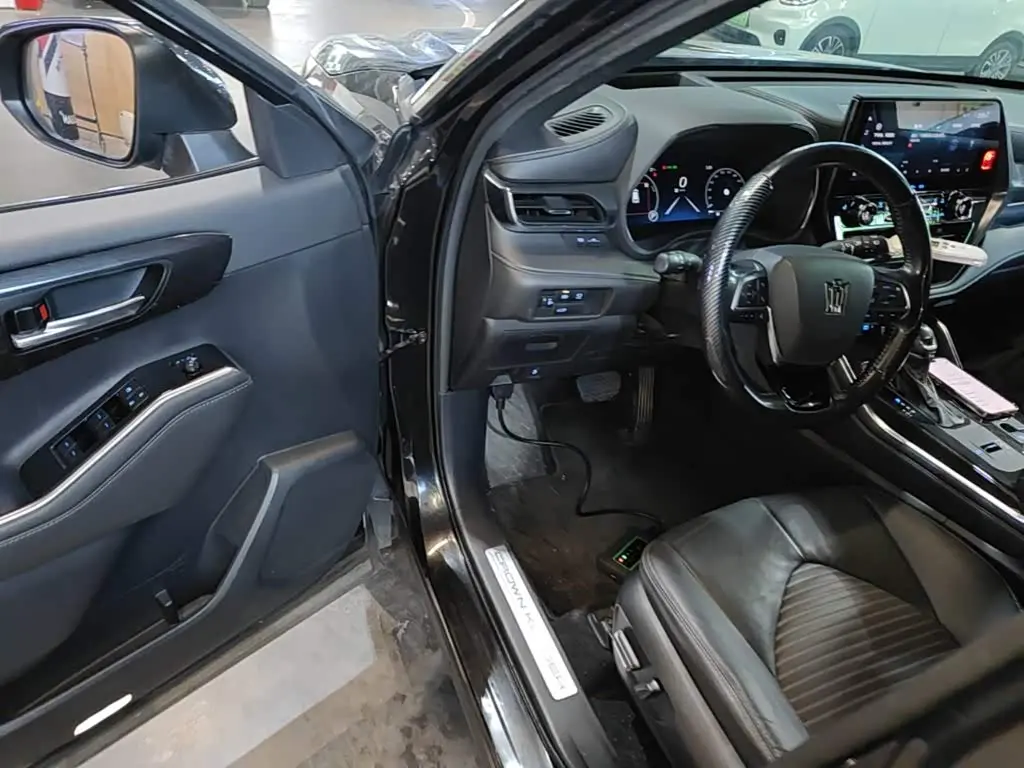 Toyota Crown Kluger 2021 — Şəkil 16/20