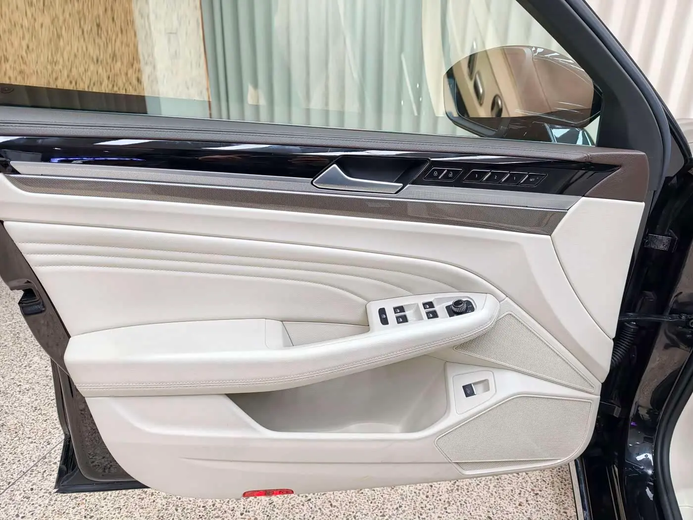 Volkswagen Phideon 2021 — Фото 10/20