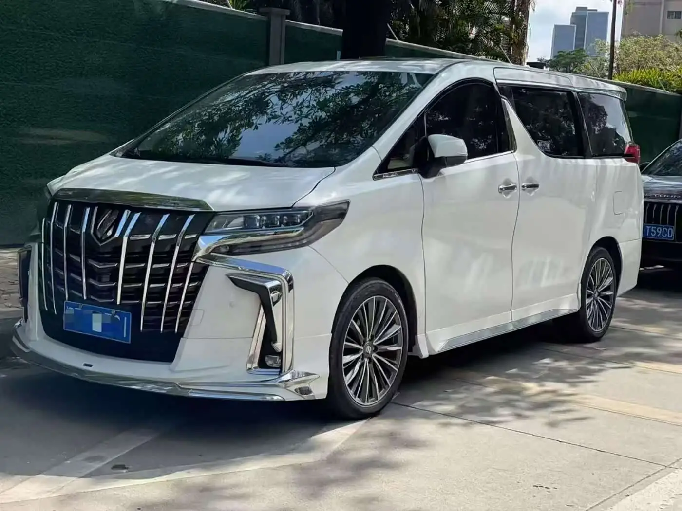 Toyota Alphard, 2014