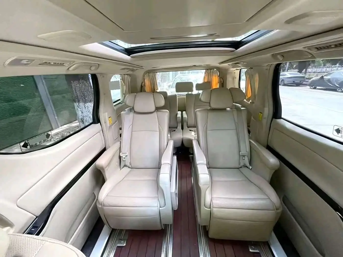 Toyota Alphard 2014 — Photo 10/10