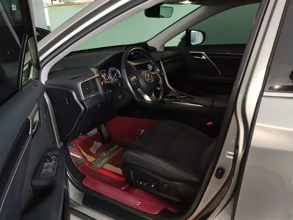 Lexus RX 2021 — Photo 16/20