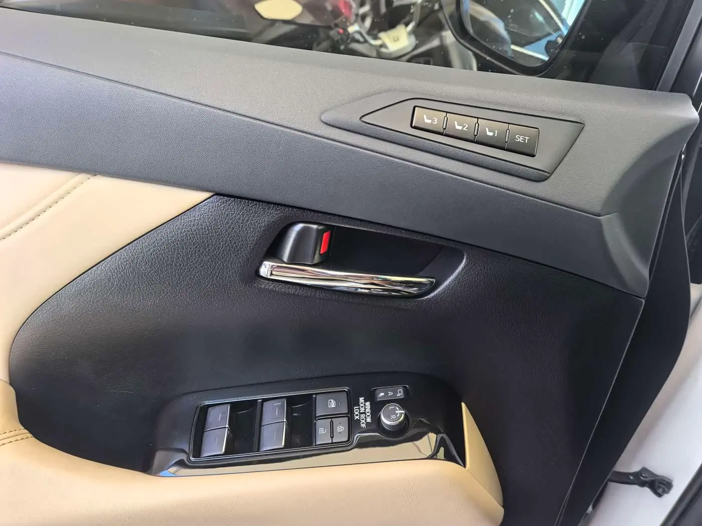 Toyota Alphard 2022 — Photo 6/20