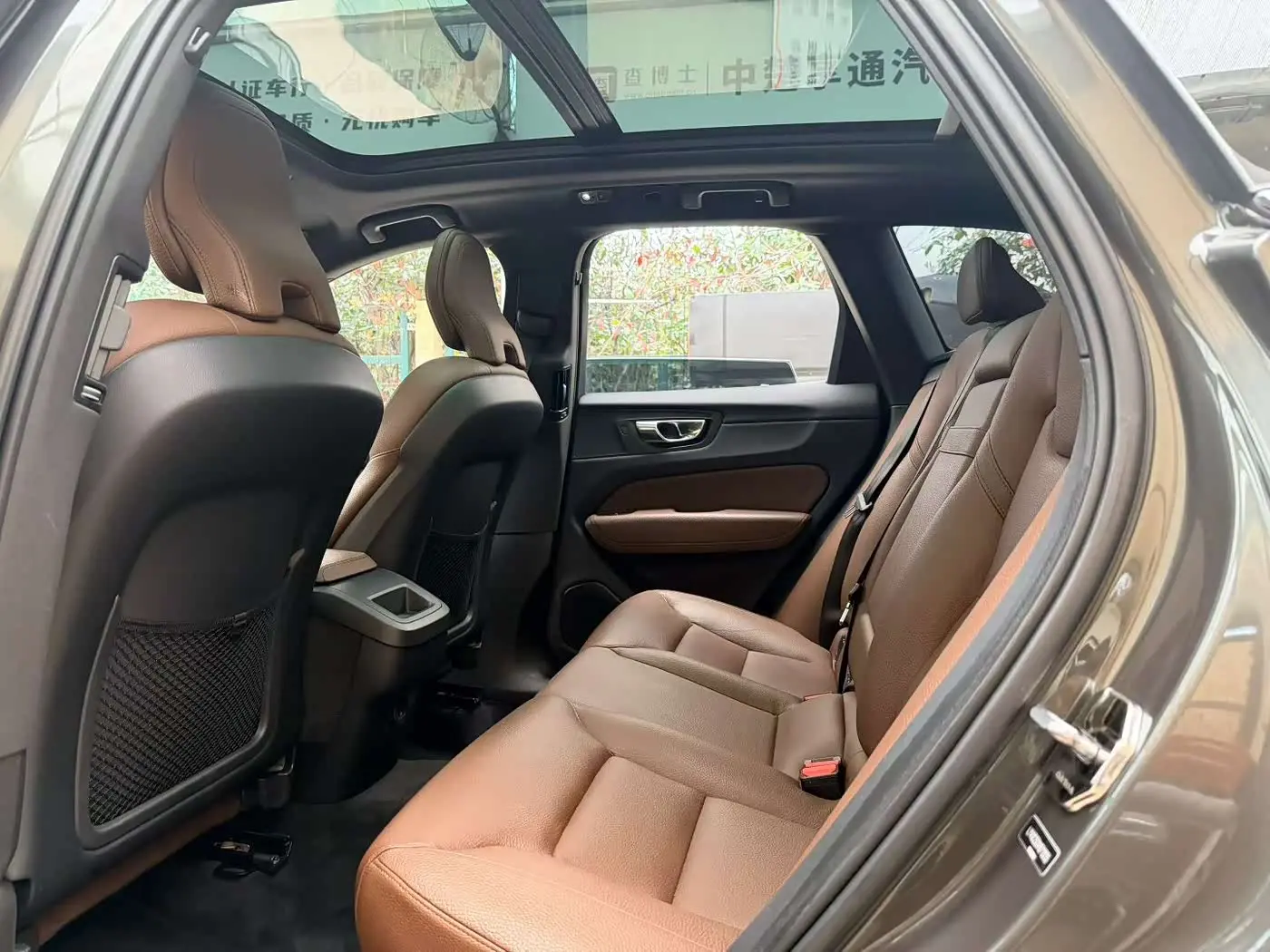 Volvo XC60 2020 — Фото 17/18