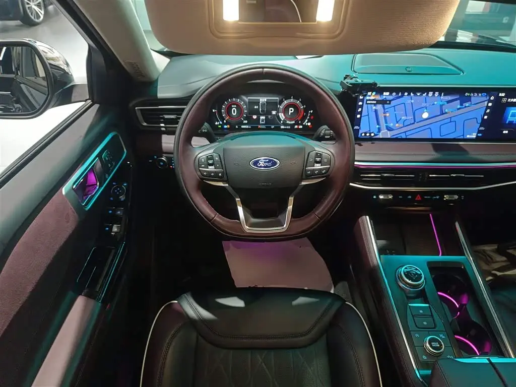 Ford Explorer 2023 — Photo 11/20