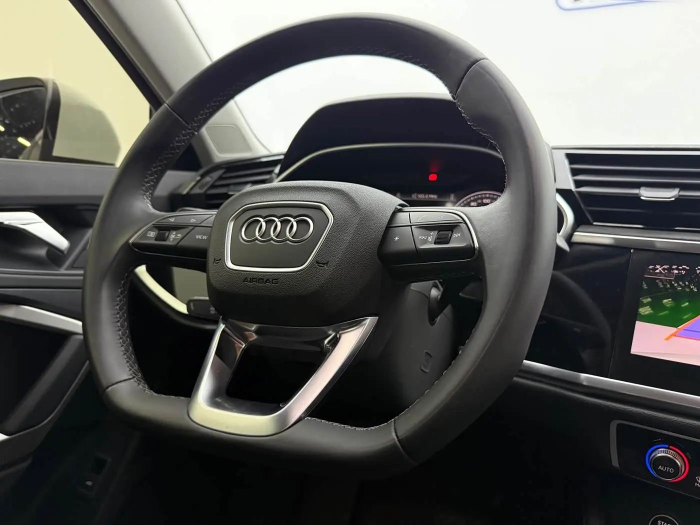 Audi Q3 2023 — Photo 16/20