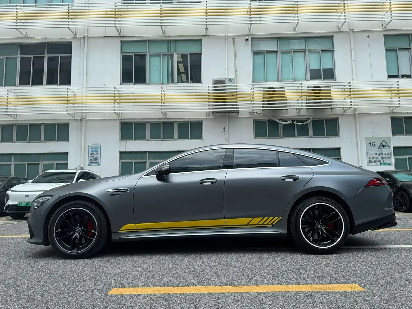 Mercedes-Benz AMG GT 2021 — Фото 9/9