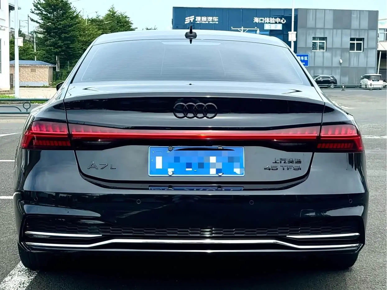 Audi A7L 2024 — Photo 5/9