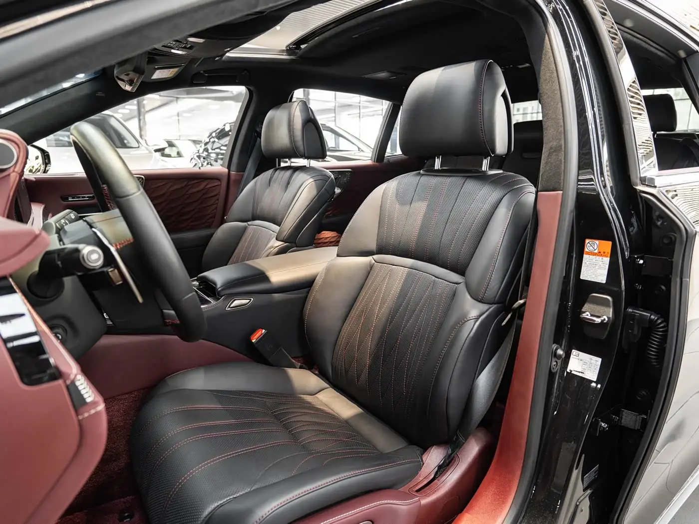 Lexus LS 2023 — ფოტო 11/20