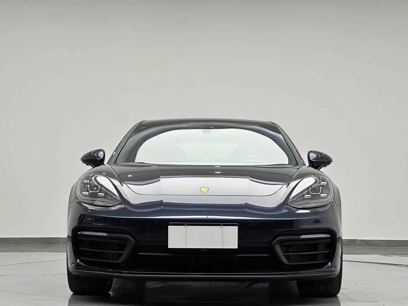 Porsche Panamera 2022 — Фото 2/20
